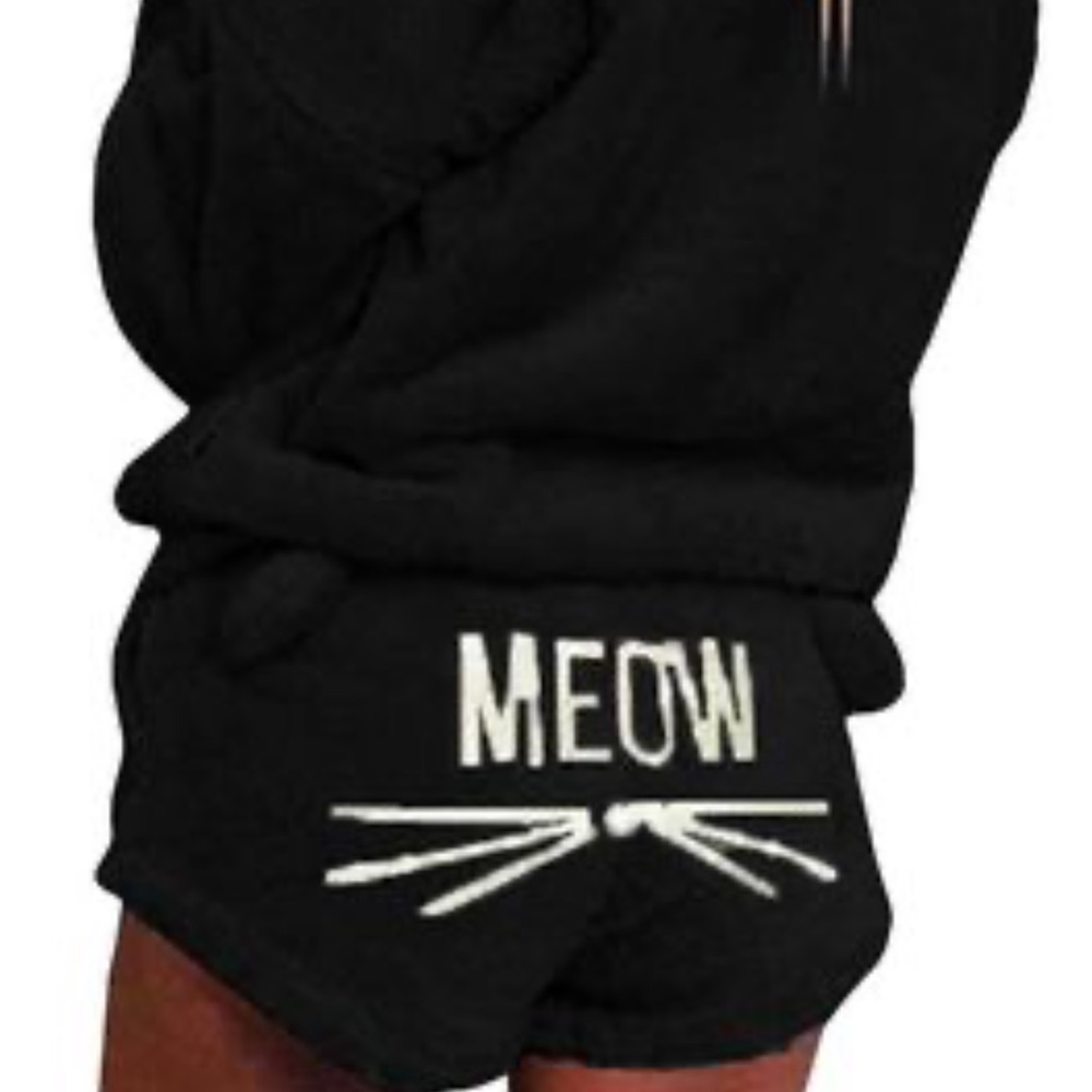 Brand new MEOW plushy comfy cozy lounge set. 🐱✨
